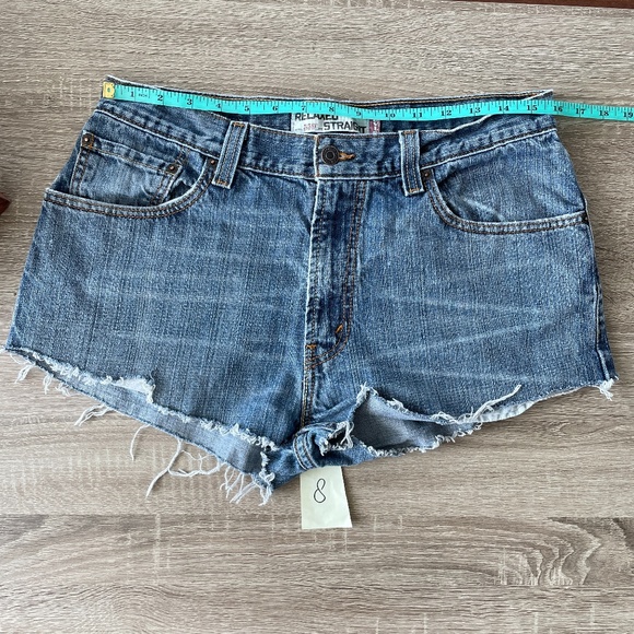 Vintage Levi’s 559 medium rise denim shorts - Picture 3 of 7